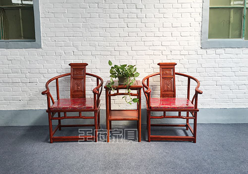 中式实木带扶手椅子