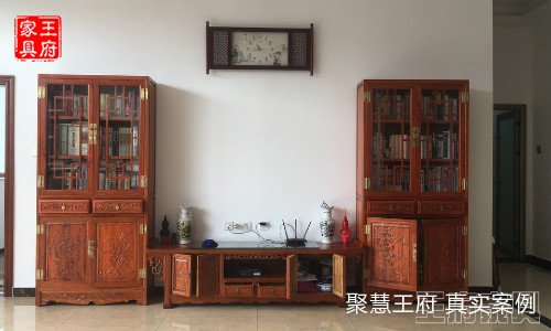 北京通州的刘哥和嫂子来到工厂选老榆木家具